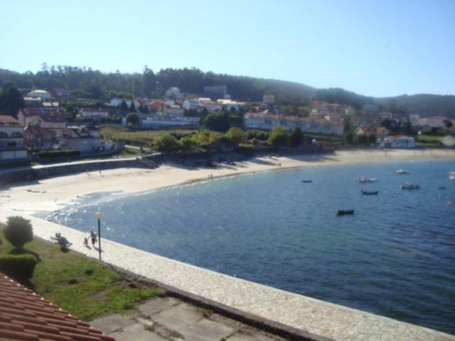 Aparthotel Corcubion Playa De Quenxe Номер фото